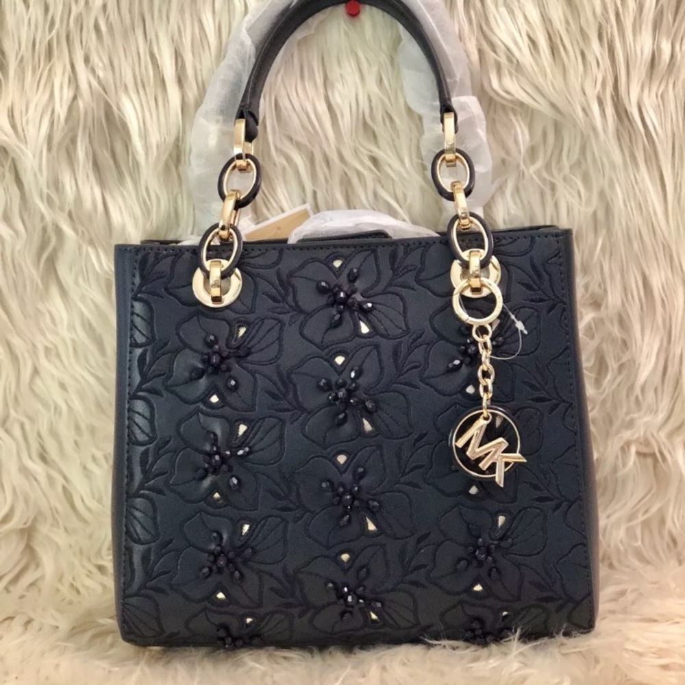 ⛔️SOLD⛔️Authentic Michael Kors Leather floral satc - Picture 3 of 8